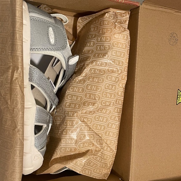 Keen Seacamp II CNX. New in Box with Tags. - Picture 4 of 4